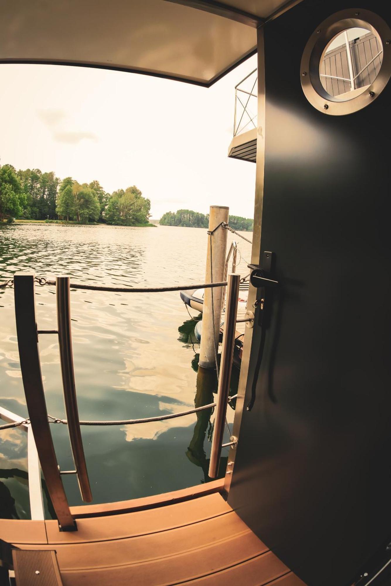 Traumzeitboot2 Auf Dem Scharmuetzelsee Bad Saarow Exterior photo